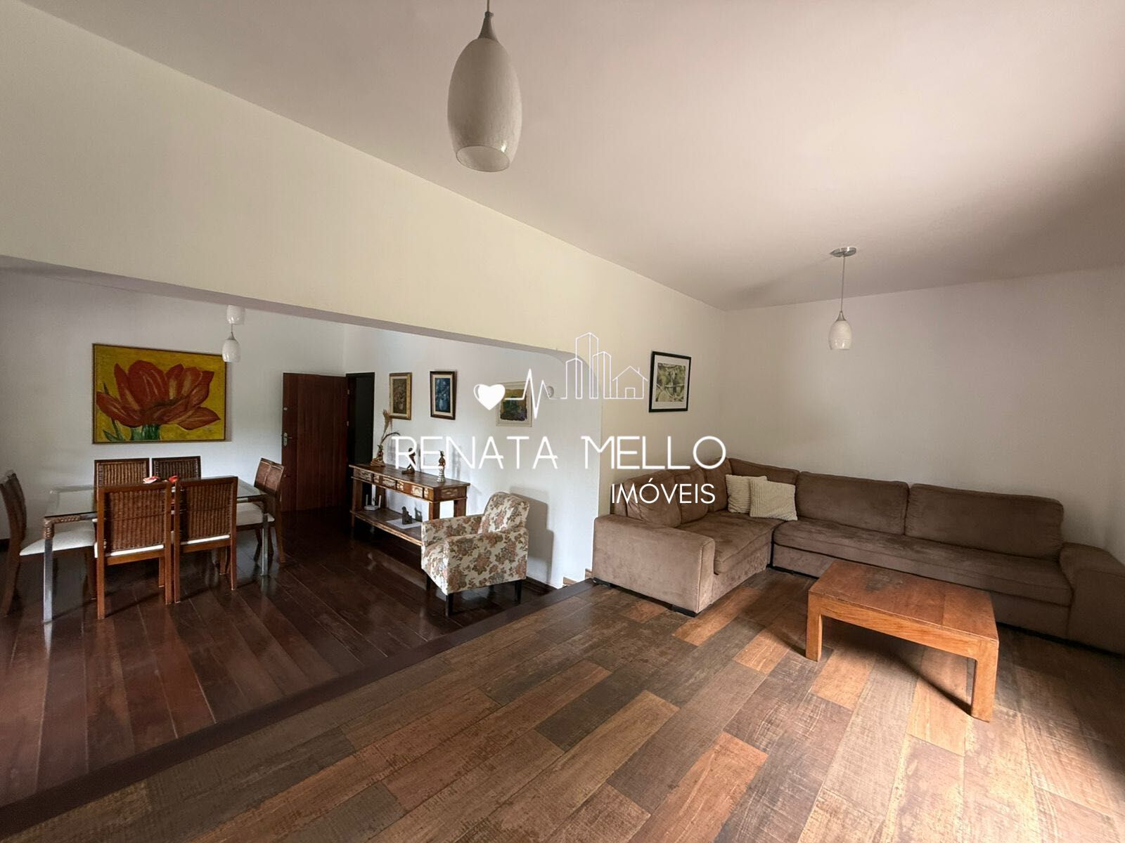 Casa de Alto Padrão para Locação em Penedo